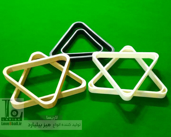 مثلثی میز بیلیارد برای توپ